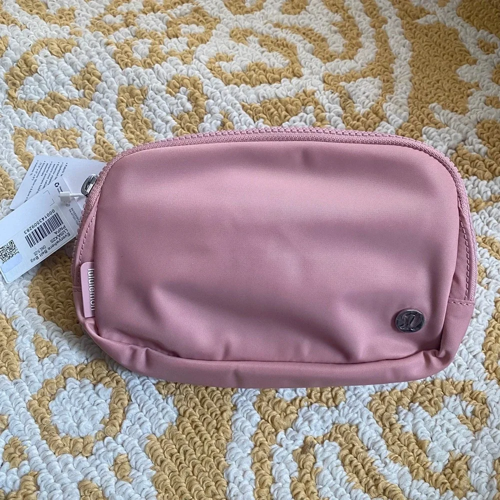 Lululemon Everywhere Belt Bag in Pink Pastel NWT